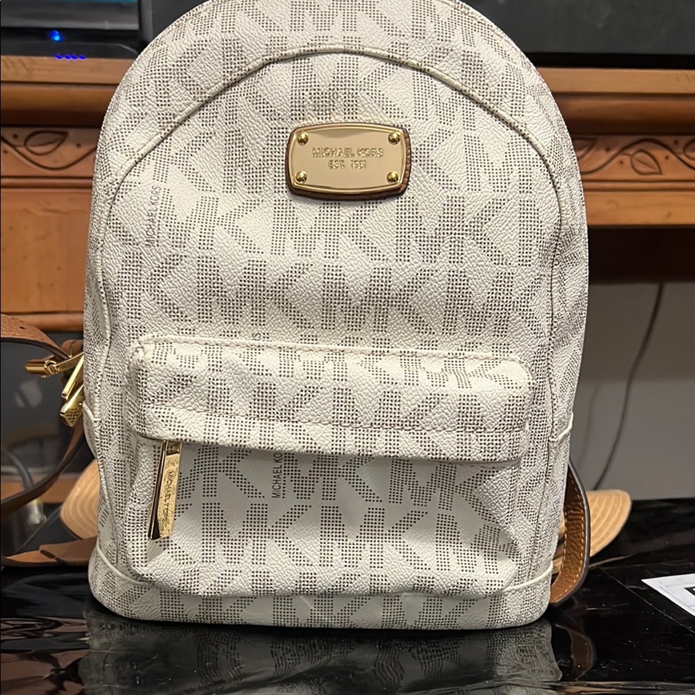 Michael Kors Cream and Gold Shoulder Bag - Picture 1 of 2